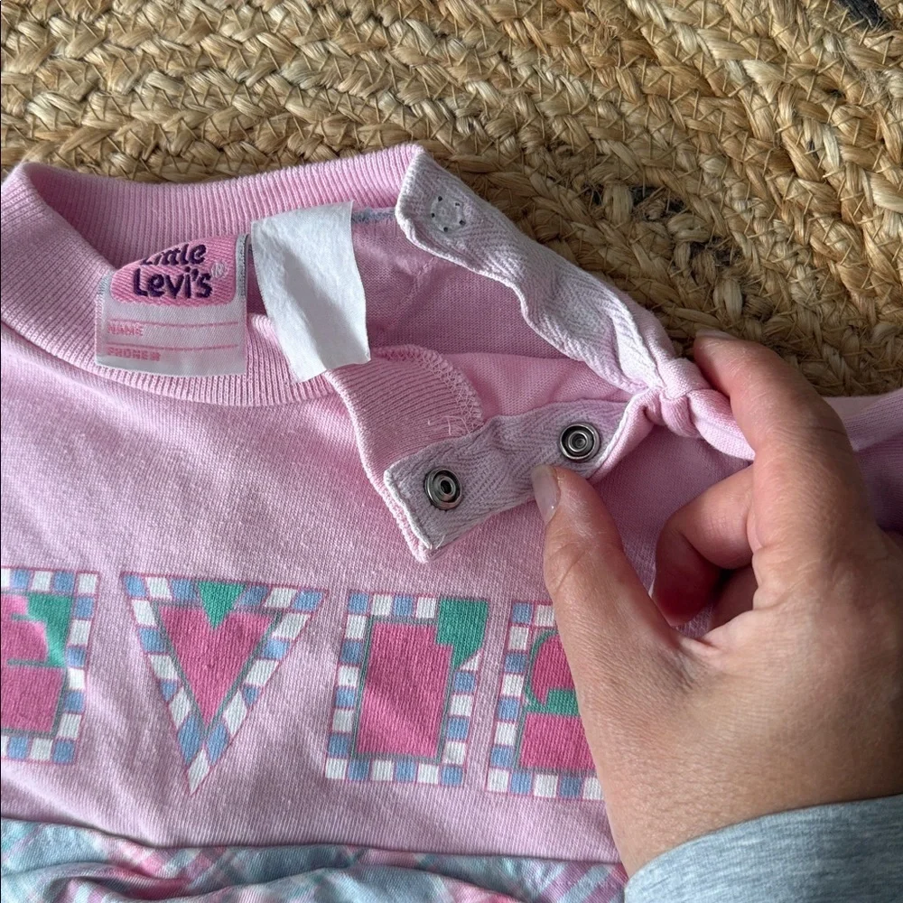 Vintage Levis Paper Tag Top in Pink. Size 12mo ***read***